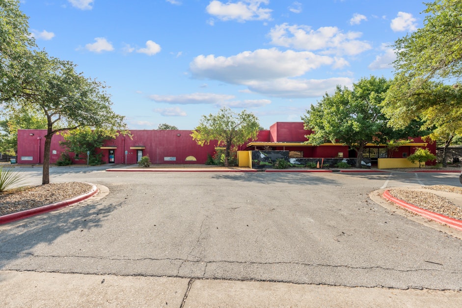 3613 Bluestein Drive, Austin, TX 78721, Presented by Mishell B. Kneeland, Moxie Realty Group at